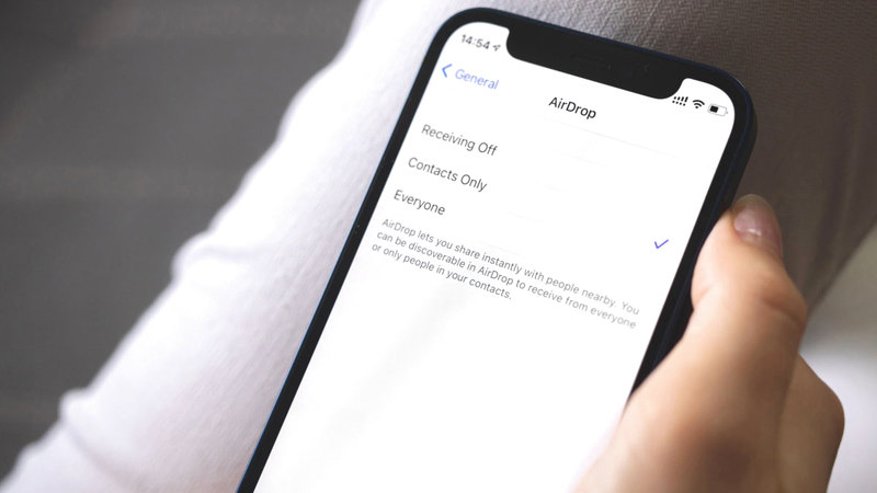 إشعارات الـ «إير دروب» العشوائية انتهاك لخصوصية الآخرين